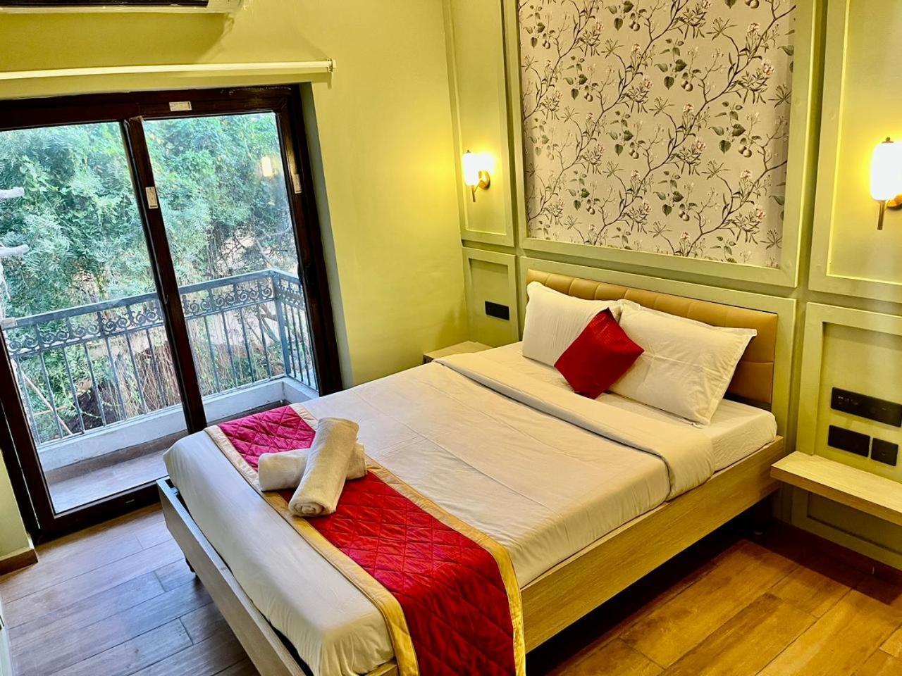 Hotel Castle Manor - Auroville Beach Пондичери Екстериор снимка